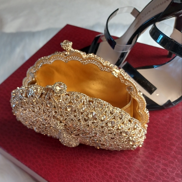 Peacock Clutch - Picture 3 of 5